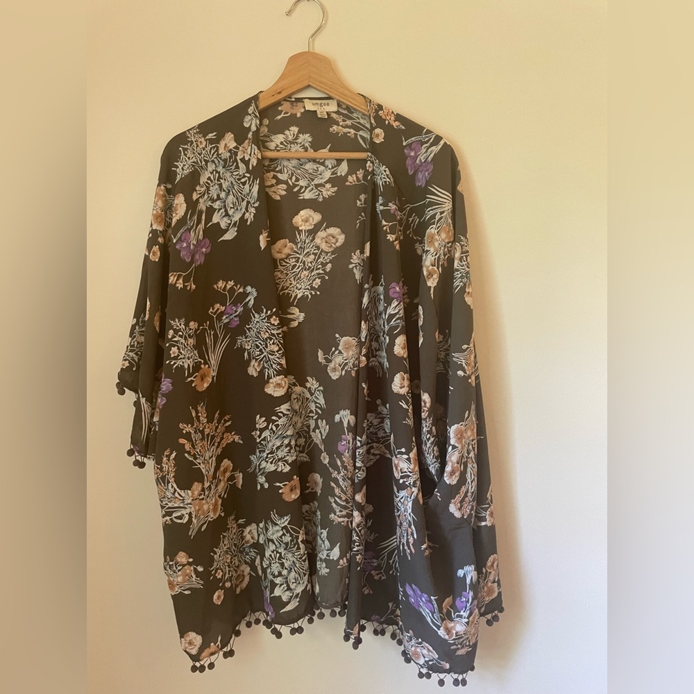 Umgee kimono Tag says M/L